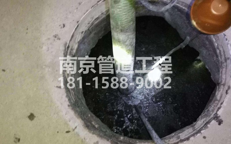 216瑞昌清理化粪池