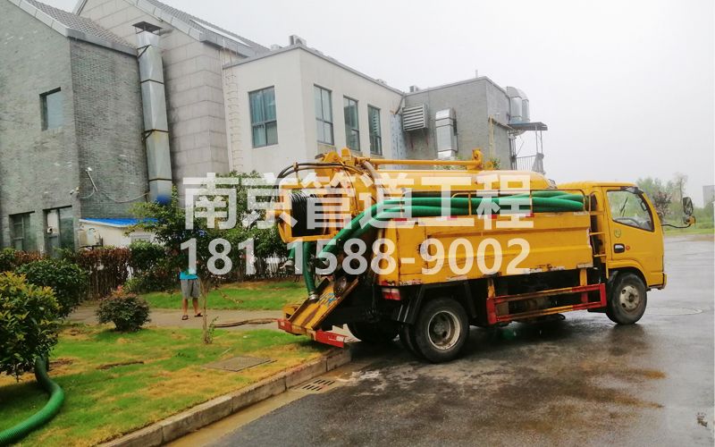 246瑞昌小区化粪池清理